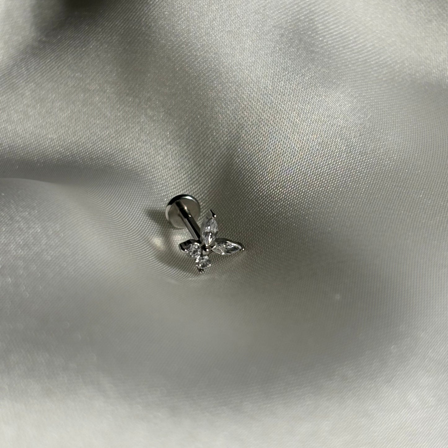 Piercing Nila